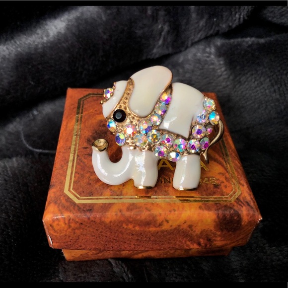 Elephant Ring - Picture 3 of 6